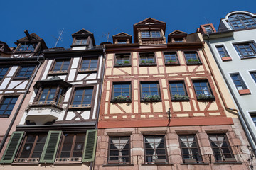 Fototapeta na wymiar Fachwerkhäuser in der historischen Weißgerbergasse in der Altstadt von Nürnberg/Deutschland