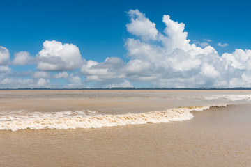 Fototapeta na wymiar qiantang river tide