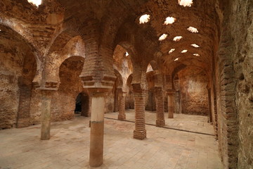 INTERIOR DE BAÑOS ÁRABES DE RONDA
