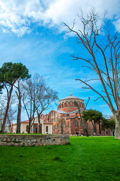 Hagia Irene or Hagia Eirene or St. Irene (Aya Irini in Turkish), a Greek Eastern Orthodox church located in the outer courtyard of Topkapi Palace in Istanbul, Turkey. - Görsel