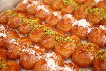 Sweets before serving