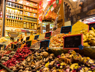 various types of tea on display in Spice Bazaar i Istanbul, Turkey