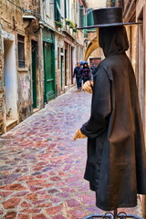 alte gasse in venedig, italien