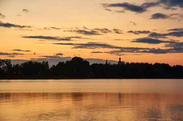 Naklejka premium Ostashkov, Sunrise on lake Selige