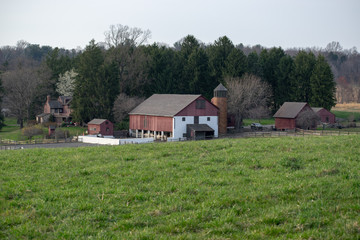 Fototapeta na wymiar barn in the countryside