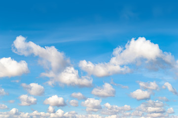 Fototapeta premium Cold clouds on a blue sky.