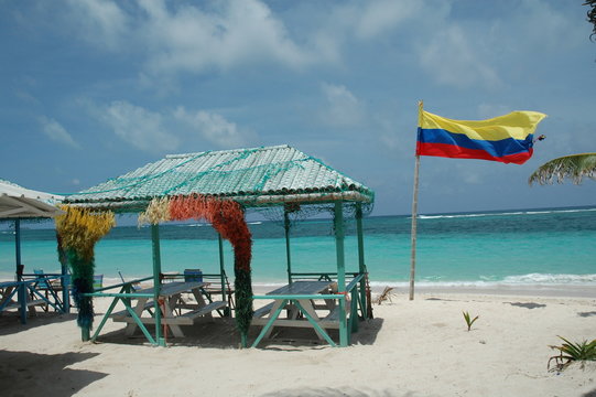 estadero en las playas de la isla de sandre colombia