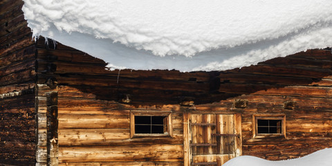 Panorama einer Skihütte im Zillertal in Tirol