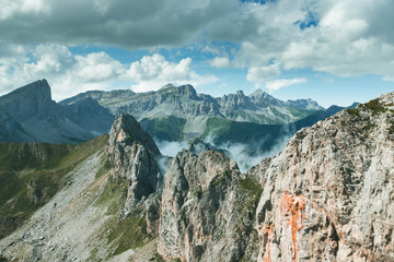 Nuages dans les montagnes en France dans les Pyrénées