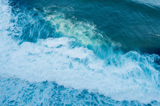 Breaking blue wave in bali, indonesia © kukando