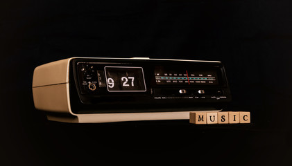 Radio despertador de los años 70 retro