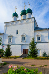 Fototapeta na wymiar Annunciation cathedral of Nikitsky Monastery in Pereslavl-Zalessky, Russia. Golden ring of Russia