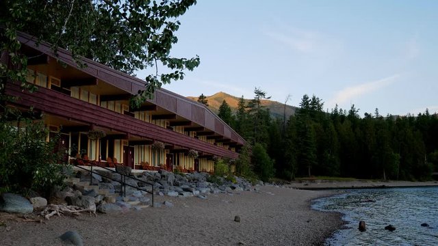 Village Inn At Apgar at Lake Mcdonald