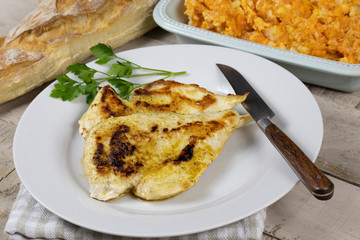 escalope de poulet grillée