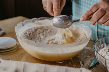 preparing cakes and pastries at home