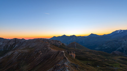Fototapeta na wymiar Sonnenaufgang auf der Edelweissspitze im Hohe Tauern Nationalpark, Österreich