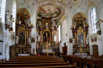 Kirche St.Michael Langhaus mit Altar, Krumbach