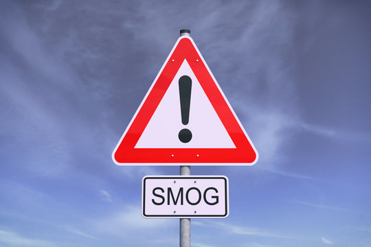 Smog - Luftverschmutzung - Verkehrsschild