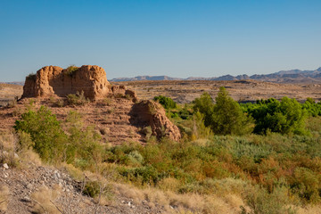 Hiking in the Shoreline Trail of Lake Mead National Recreation Area