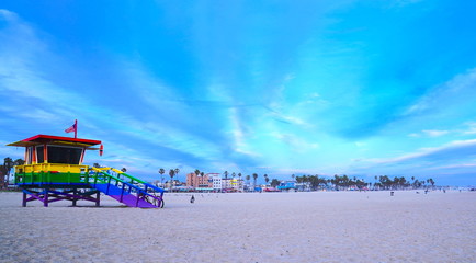 Naklejka premium Venice Beach California Boardwalk and Lifeguard Stand