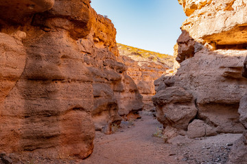 Hiking in the White Owl Canyon of Lake Mead National Recreation Area
