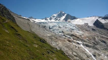 Fototapeta na wymiar glacier du tour massif du mont blanc france
