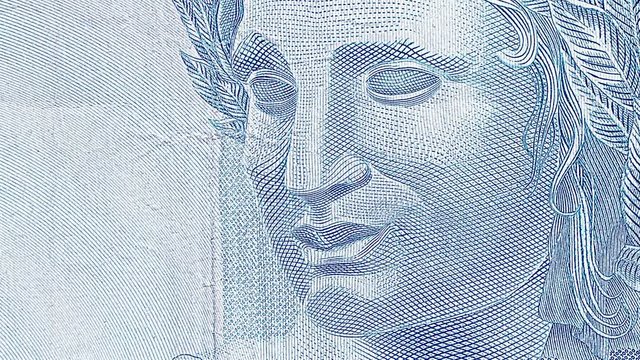 Brazilian effigy of republic symbol giving an smile. One hundred real banknote. Brazilian money, Real BRL. Woman of the brazilian banknote. Close up animation.