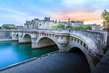 Fototapeta na wymiar Le Pont Neuf bridge Paris