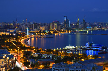 Fototapeta premium Evening Baku with a view from the boulevard.Azerbaijan