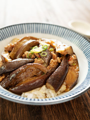 麻婆茄子丼