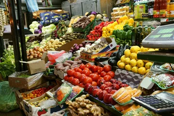 Küchenrückwand glas motiv Market stall with colorful fruits and vegetable  © pattilabelle