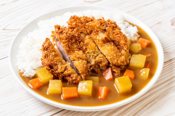 Crispy fried pork cutlet with curry and rice