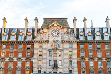 Fototapeta premium beautiful architecture Outside view of Victoria Station