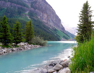 LaKe Louise River