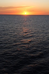 Obraz premium フェリー 朝焼け