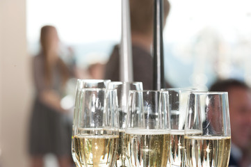 Sektglas und eine Party