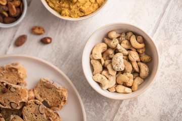 apéritif biscuits croquants et noix de cajou