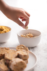 apéritif biscuits croquants et noix de cajou