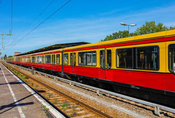 Berliner Nahverkehr, Stadtbahn, Ring, Ringbahn, Haltestelle, Bahnsteig, umsteigen, s-bahn ...