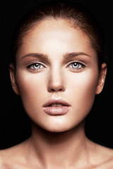 Fototapeta na wymiar Beauty portrait of model with natural make-up 