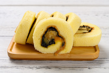 side view sweet rolls with shredded pork and seaweed