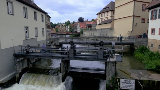 Diga sul fiume Regnitz a Bamberg