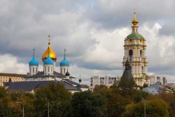 Fototapeta na wymiar Novospassky Monastery in Moscow surrounded by green trees