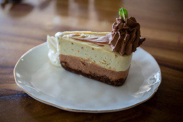Raw vegan cheesecake with cashew cream