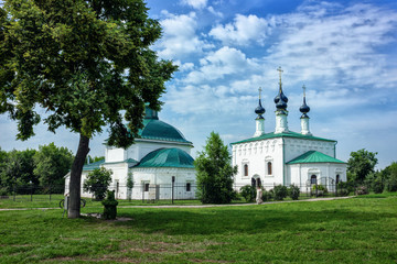 Fototapeta na wymiar Suzdal, Russia. Church of the Entry into Jerusalem and Pyatnitskaya Church. The Orthodox Church in Suzdal. 