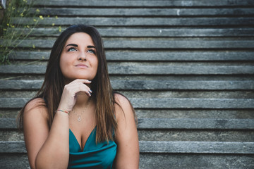 Naklejka premium Girl on stair, green eyes