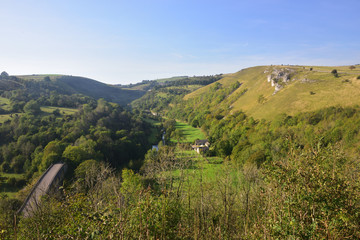 Naklejka premium Miller's Dale view with Headstone Viaduct on the left and Little Longstone climbing area on the right