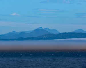 Obraz premium mountains and sea