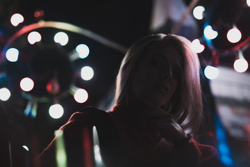 Frau in Rot