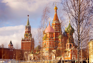 Fototapeta na wymiar View of the Kremlin in Moscow and St. Basil's Cathedral.